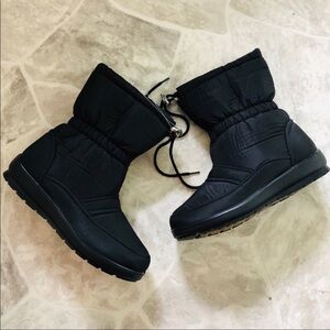 NWOB Black Weather Resistant Boots Size 6Shearling Type Lining Warm Winter Shoes